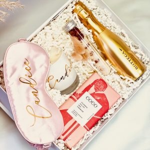 Luxury spa gift box relaxation gift box self care gift gift for her personalised gift set Valentines gift for her Personalized gift hamper Care package Bridesmaid gift Bride to be gift mum to be gift Baby shower gift for mum